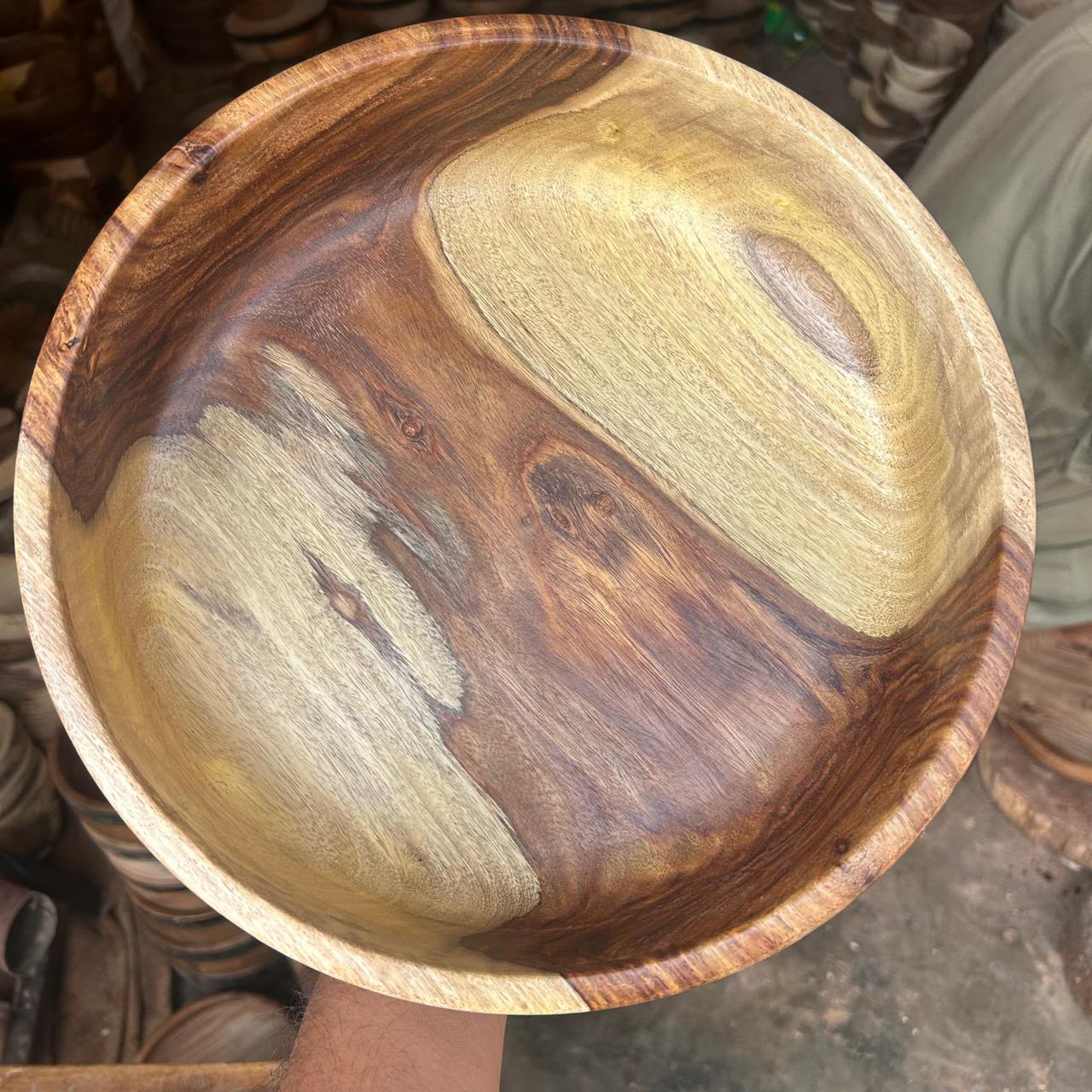 Handcrafted Medium Wooden Serving Bowl – Natural Wood Grain — image 2